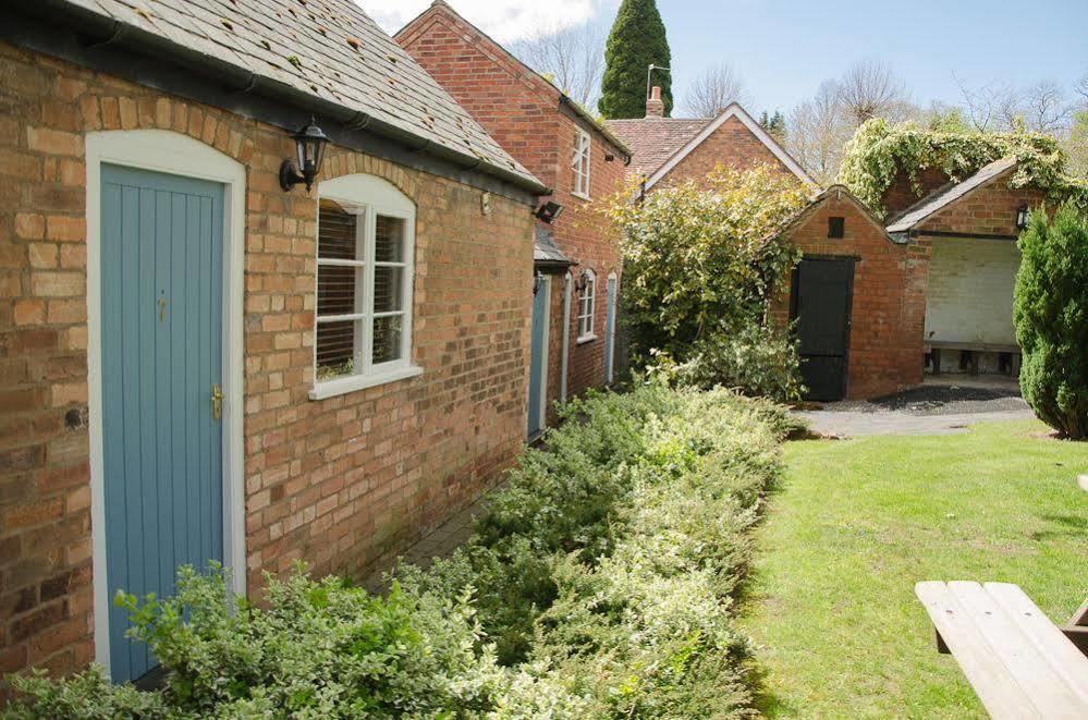 The White Lion Inn Hampton in Arden Exterior photo